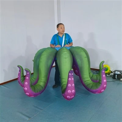 Mascota pulpo inflable caminando